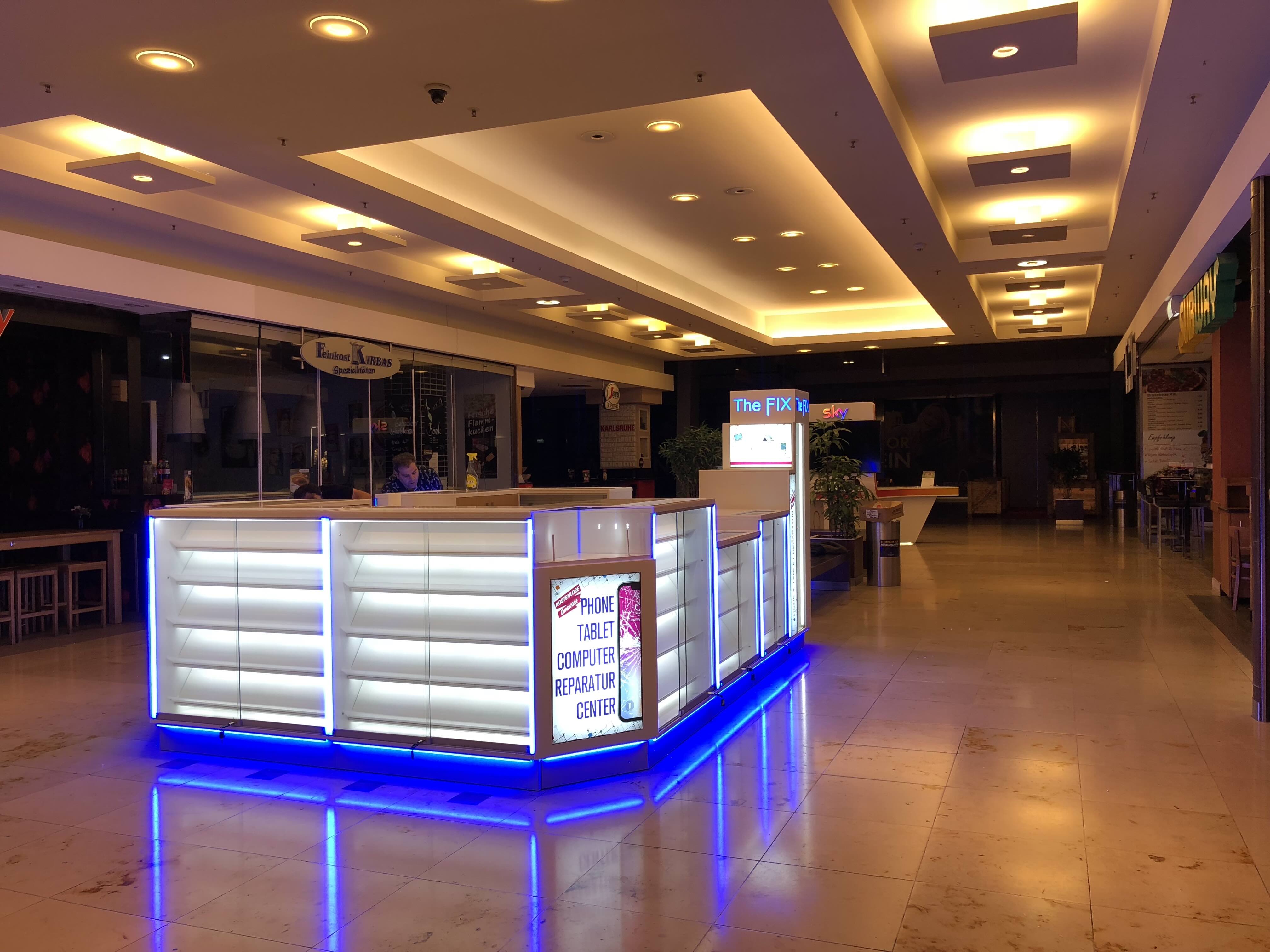The Fix kiosk in Germany — illuminated mall location